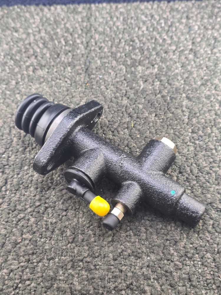 Forklift Brake Master Hydraulic Cylinder Fits Komatsu FG10-20, FG18-20, FD10-20