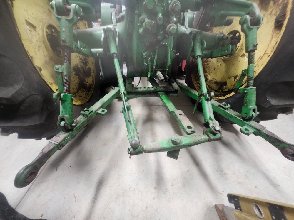 800 a style 3 point hitch