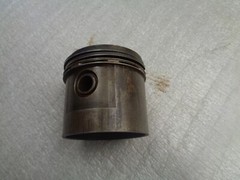 JOHN DEERE L. HERCULES ENGINE PISTON.