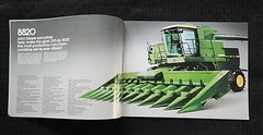 1982 1983 JOHN DEERE 4420 6620 7720 8820 TITAN CORN BEAN COMBINE BROCHURE MINTY