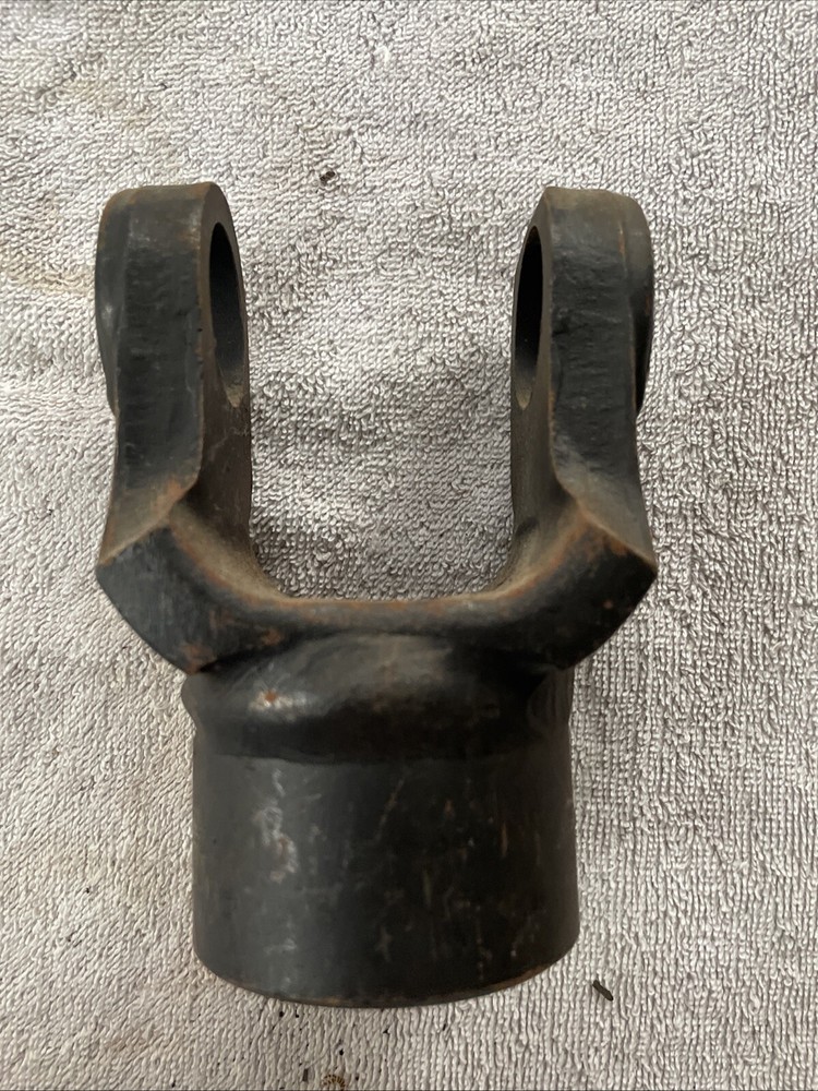 G&G 184-3523, 1-7/16″ Round Bore Yoke Series 35N PTO