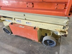 2013 JLG 1932RS EXTENDING NON MARKING TIRE SCISSOR LIFT ON BOARD ELECTRIC