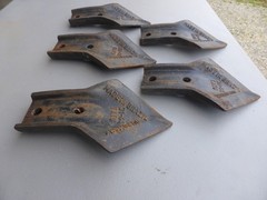 (5) Five 31-44 5″ Cast Iron Cultivator Sweeps 2-1/8″ CTC 7/16″ Bolts