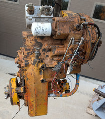 Pettibone Clark 18000 Powershift Transmission 2000 Torque Conveter Long Drop Box