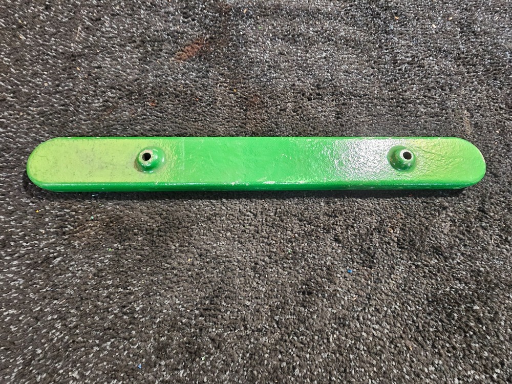 John Deere UC17910 Weight Bar, Cast Iron 24″ Long x 3″ Width 18Lb/8.2 kg, Green