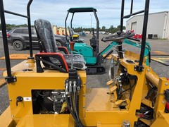 AGT 24HP RATO Gasoline Engine Mini Skid Compact Track Loader Wheeled KRW23
