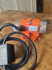 ATA Tb-0.1 AC Vibration Motor 110V 30W Single Phase 3000/3600 RPM – NEW