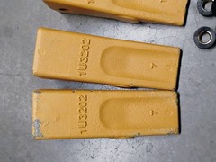 5x 1U3202 Aftermarket Caterpillar Part Bucket Tooth for J200 Series (QTY 5)