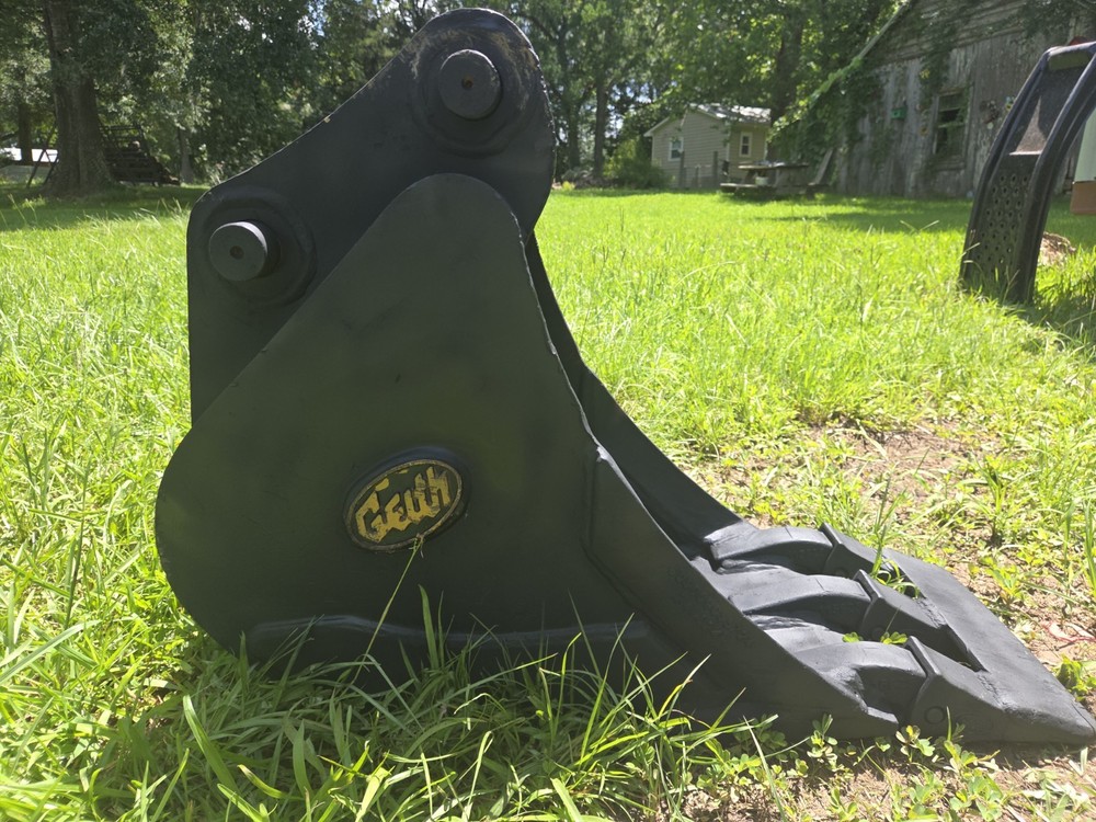 Geith Excavator Narrow Bucket 300mm for Construction Trenching 38mm Pin Size