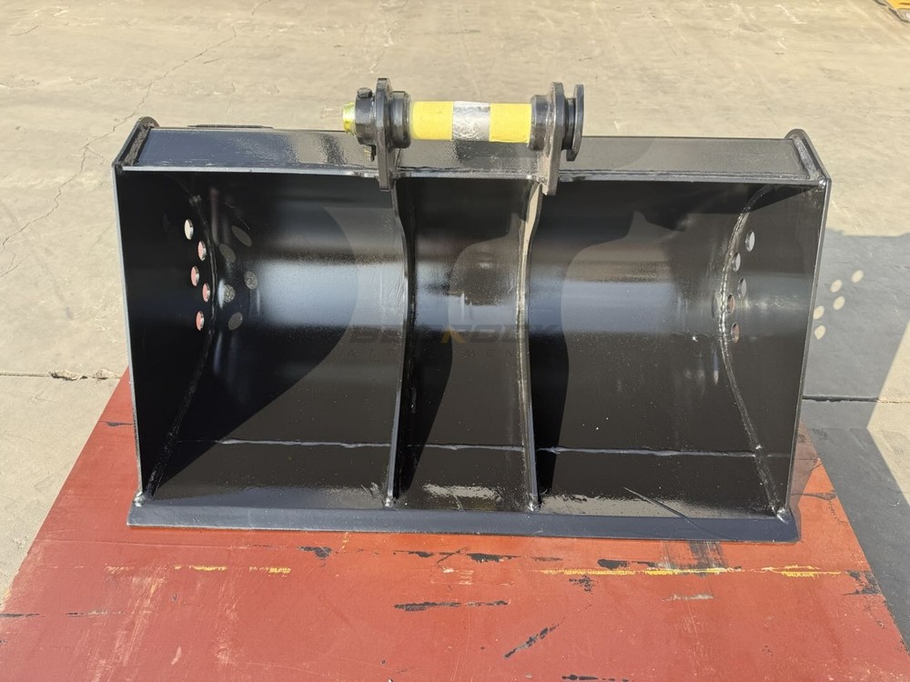 Cleaning Bucket fits CAT305 (40-IN X 0.17-CU M). 2 x 45mm Pins