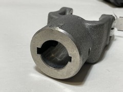 WEASLER 1-1/4″ Round Bore Yoke 806-1420 (1/4″ & 5/16″ Keyway & Set Screw)