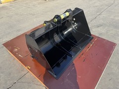 Cleaning Bucket fits CAT305 (40-IN X 0.17-CU M). 2 x 45mm Pins