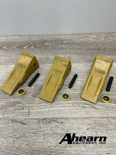 3 PK 1U3202 CAT STYLE Teeth with Pins & Keepers for Dirt Digging Buckets J200