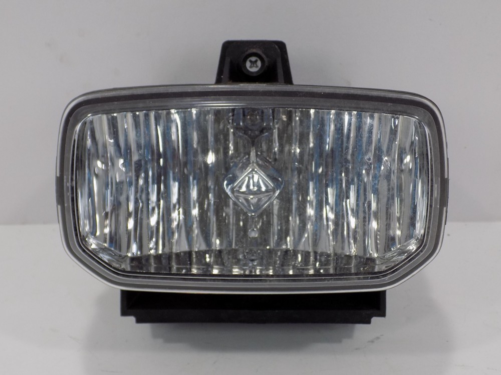 GENUINE INTERNATIONAL 4079807C91 FOG LIGHT HALOGEN WHITE