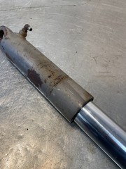 1979 Massey Ferguson 2775 Tractor 3pt Lift Cylinder