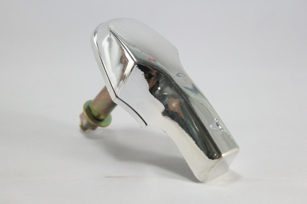 Kubota HANDLE MASCOT Bonnet Chrome L3940 L4200 L4240 L4310 L4330 L4400 L4610