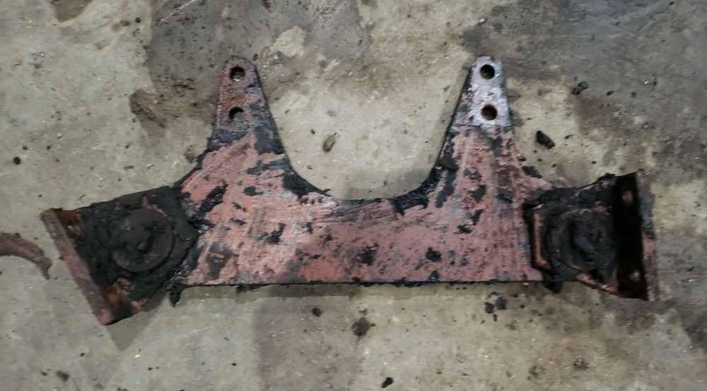 VINTAGE BF AVERY MODEL A TRACTOR hercules engine front frame mount bracket