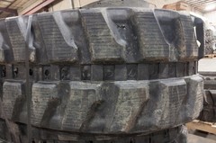 Fits Takeuchi TB175 – 18″ TNT Heavy Duty Block Pattern Excavator Rubber Track