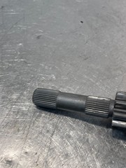 1979 Ford 1100 Tractor Right Bull Pinion Gear Shaft