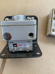 (MC78) SMC VR2110 Valve with Fittings