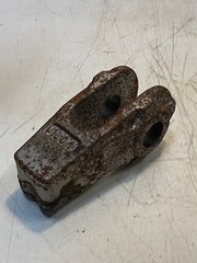 Auger Tooth 10C1 | BP-2 | 5-3/4″ Long 3″ Wide 25mm Pin Bore