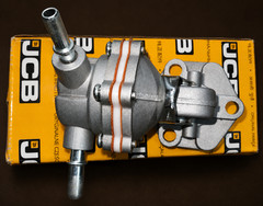 JCB PARTS- JCB GENUINE FUEL LIFT PUMP (PART NO- 320/07201 320/07037 320/A7161)