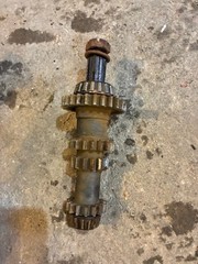 John Deere LI L Industrial JD Tractor transmission top upper drive gear shaft