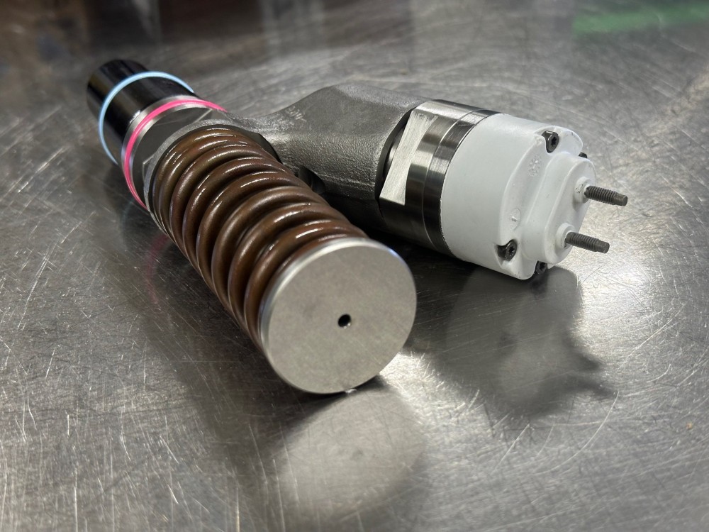 10R1000 FUEL INJECTOR fits CATERPILLAR C16 (REMAN) 6 MONTH LTD. WARRANTY