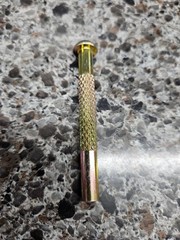 NEW IDEA BUTTON HEAD RIVET 5/16″X3″ KNURLED N10722