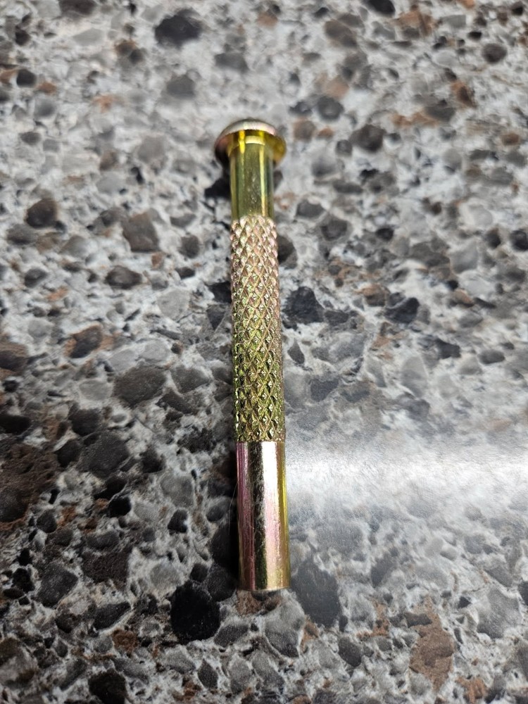 NEW IDEA BUTTON HEAD RIVET 5/16″X3″ KNURLED N10722