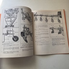 Allis-Chalmers No. 354 4-Disc Plow & No. 355 5-Disc Plow Operators Manual