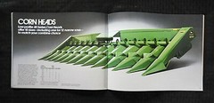 1982 1983 JOHN DEERE 4420 6620 7720 8820 TITAN CORN BEAN COMBINE BROCHURE MINTY