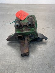 1982 John Deere 2940 Tractor Hydraulic SCV Coupler Block R39110