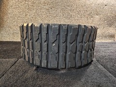 9″ Wide Approx 5 ft Rubber Track / Straight Thread Pattern 28 Drive Link
