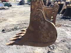 GEITH 22in. BACKHOE BUCKET