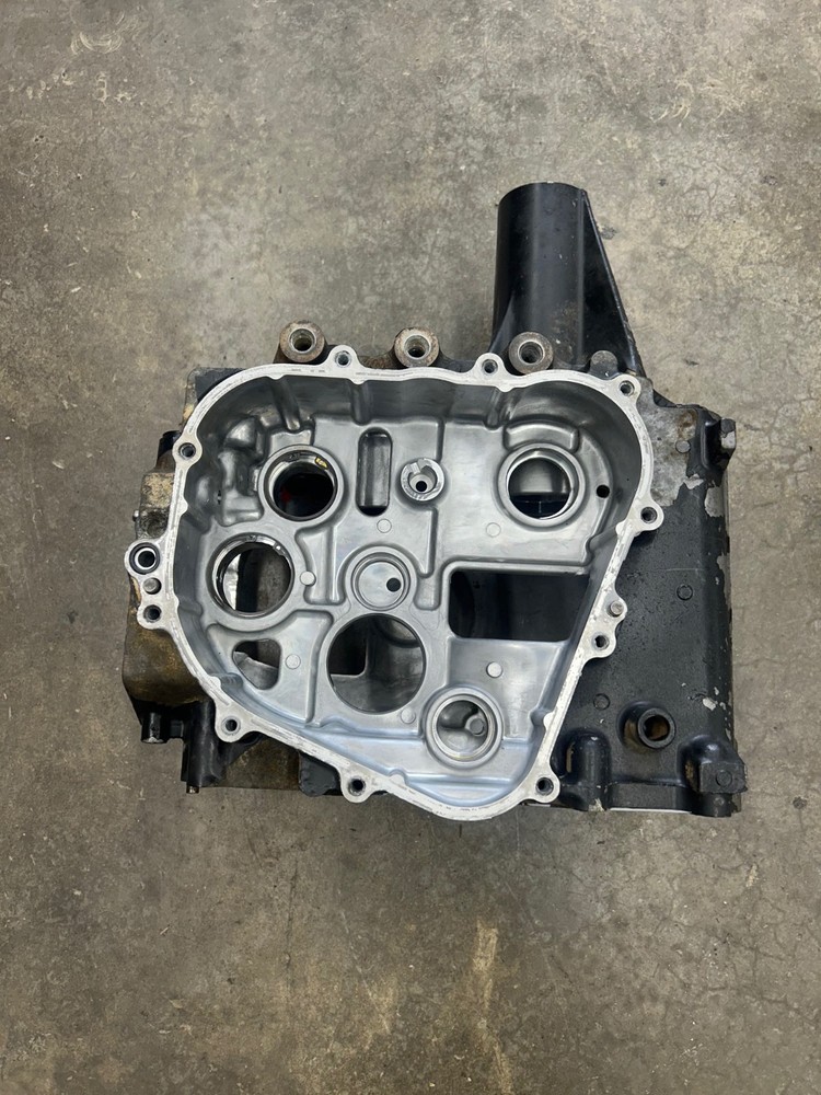 LVU29799 John Deere 1026R transmission housing