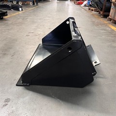 AGT 32 inch Toothless Bucket for Mini Skid Steer Loader Bucket Without Teeth