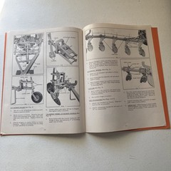 Allis-Chalmers No. 354 4-Disc Plow & No. 355 5-Disc Plow Operators Manual