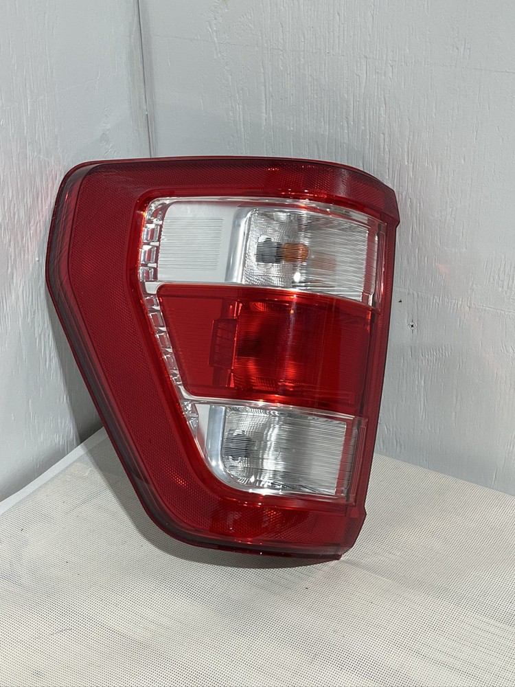 Tail Light Left Driver Side For 2021-2023 Ford F150 XL Halogen W/O BLIS