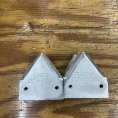 Box Of 25 John Deere H130478 Sickle Sections