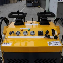 Mini Skid Steer Loader 24HP 4-in-1 Bucket 3-Stage Pump Hydraulic System 3 pumps