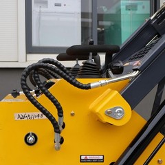 Mini Skid Steer Loader 24HP 4-in-1 Bucket 3-Stage Pump Hydraulic System 3 pumps