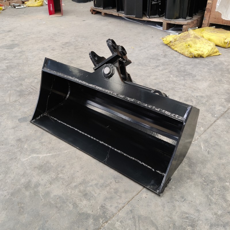 600mm Tilting Bucket Attachment for TYPHON Mini Excavators Mini Excavator Bucket