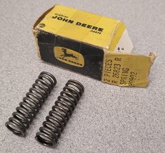 QTY- 2- Vintage NOS OEM John Deere R26823 Compression Spring Awesome Box!!