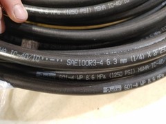 Parker 601-4 1/4″ ID Hydraulic Hose -82 feet -(Y1AW)