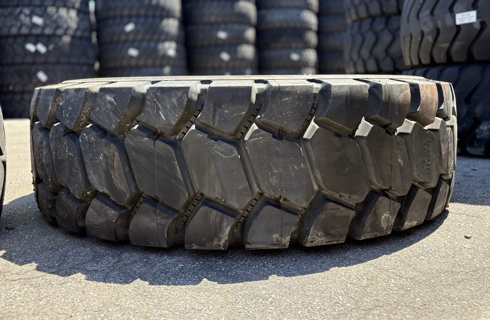 24.00R35 Westlake CB771 E4 ** – Blem OTR Tire