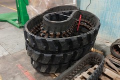 Fits Takeuchi TB175 – 18″ TNT Heavy Duty Block Pattern Excavator Rubber Track