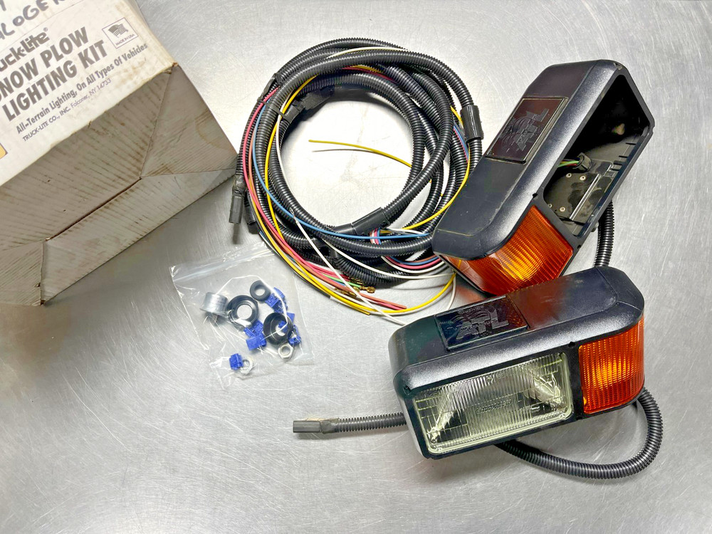 1311005 Buyer Snow Plow LIGHT KIT PARTIAL 80800 Truck-Lite