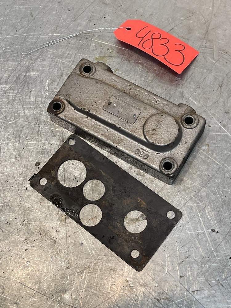 Massey Ferguson MF 2775 Tractor Hydraulic Valve Plates B521003519
