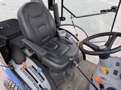 UNUSED 2023 NEW HOLLAND WORKMASTER 25S- ENCLOSED CAB W/ HEAT- LOADER- ONLY 9HRS!